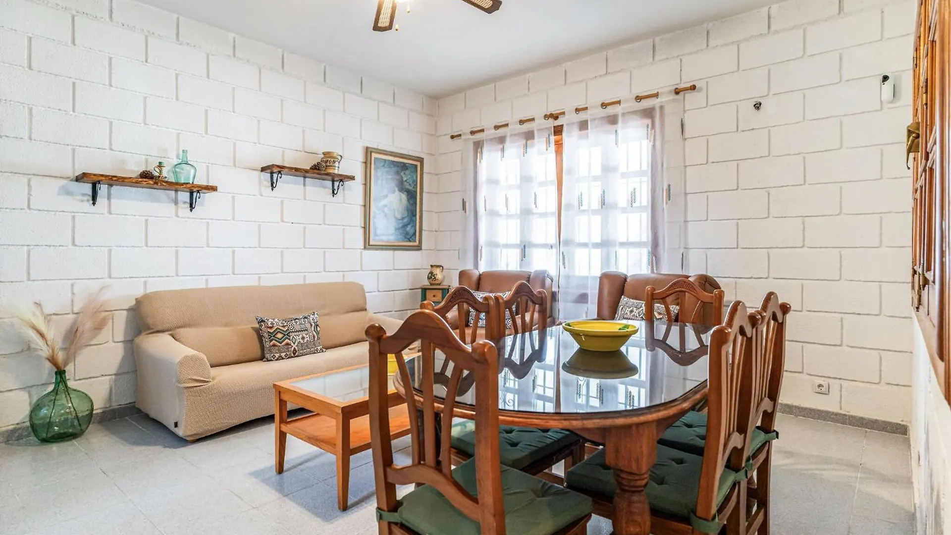 Nice Home In Alhaurín de la Torre