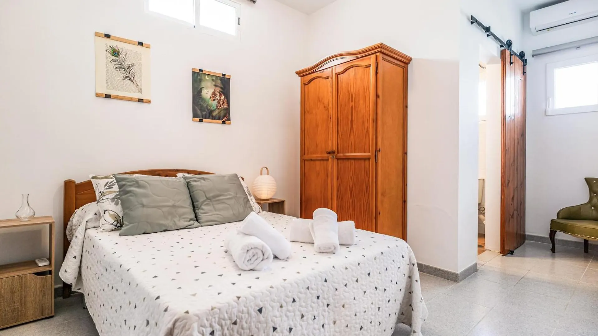 Semesterbostad Nice Home In Alhaurín de la Torre